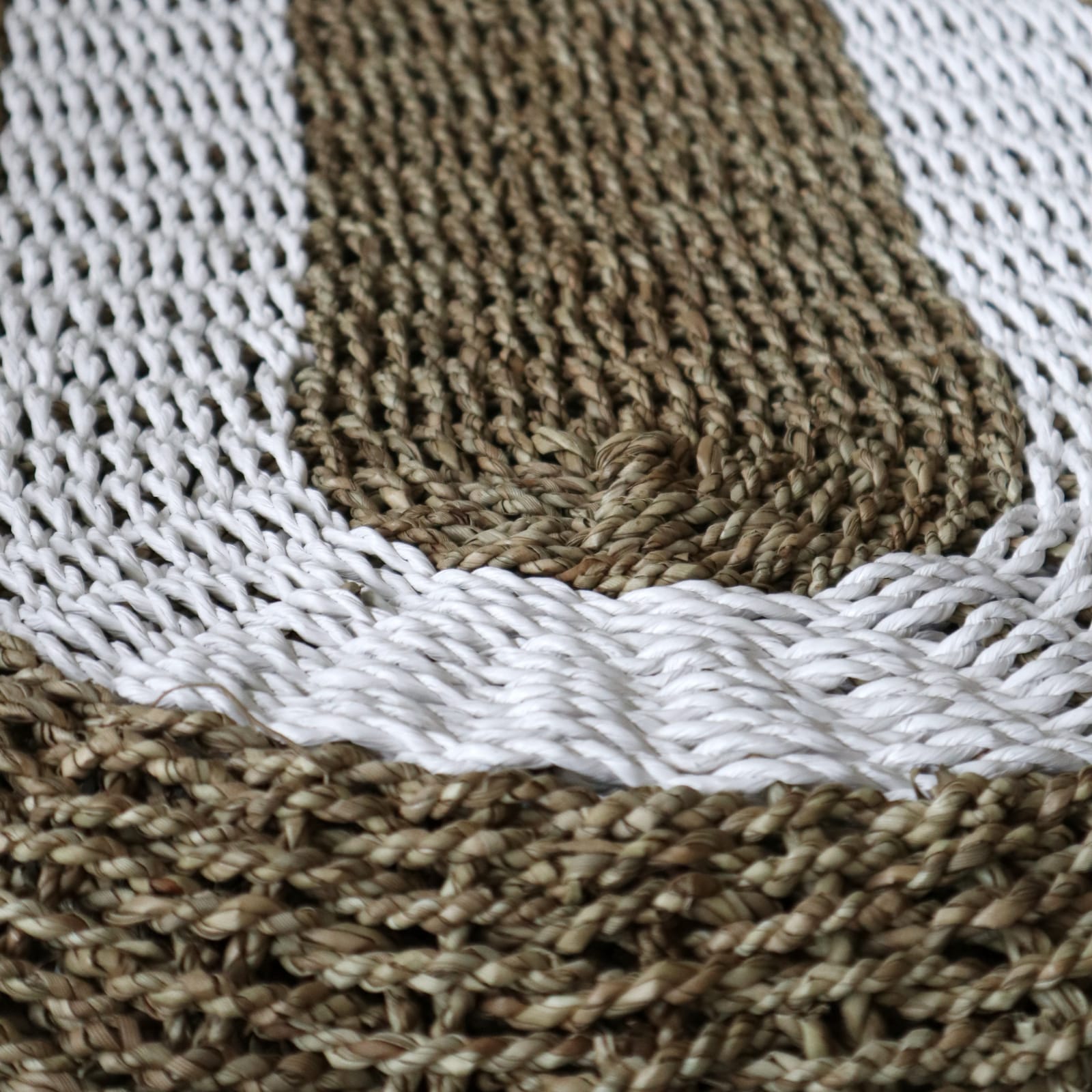 Oval Seagrass White & Tan - Classic